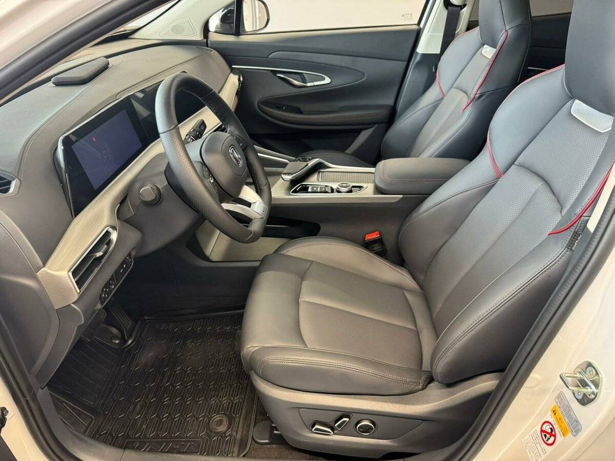 Changan UNI-T 2024 года с пробегом. Фото: #6