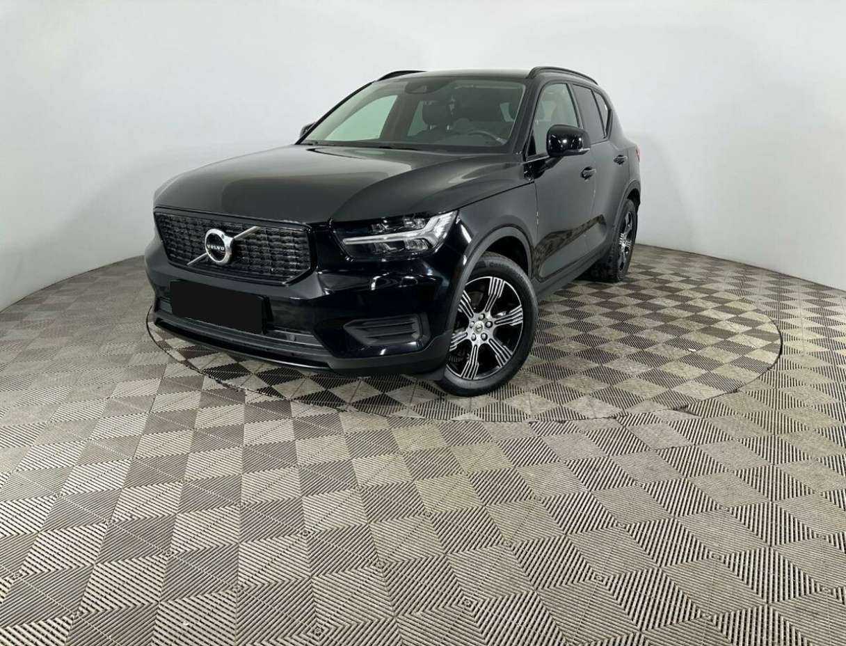 Volvo XC40 2018 года с пробегом. Посмотреть фото