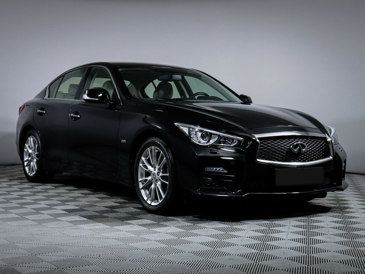 Infiniti Q50 2014 года с пробегом. Фото: #2