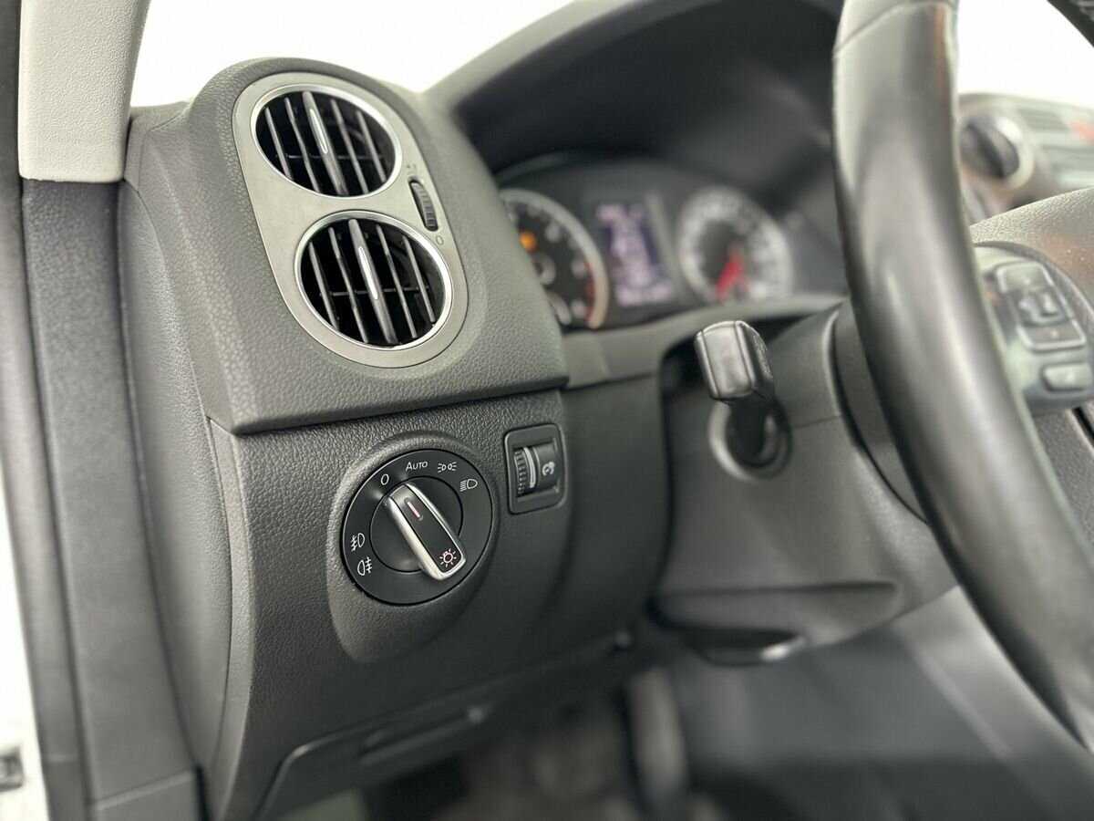 Volkswagen Tiguan 2011 года с пробегом. Фото: #8