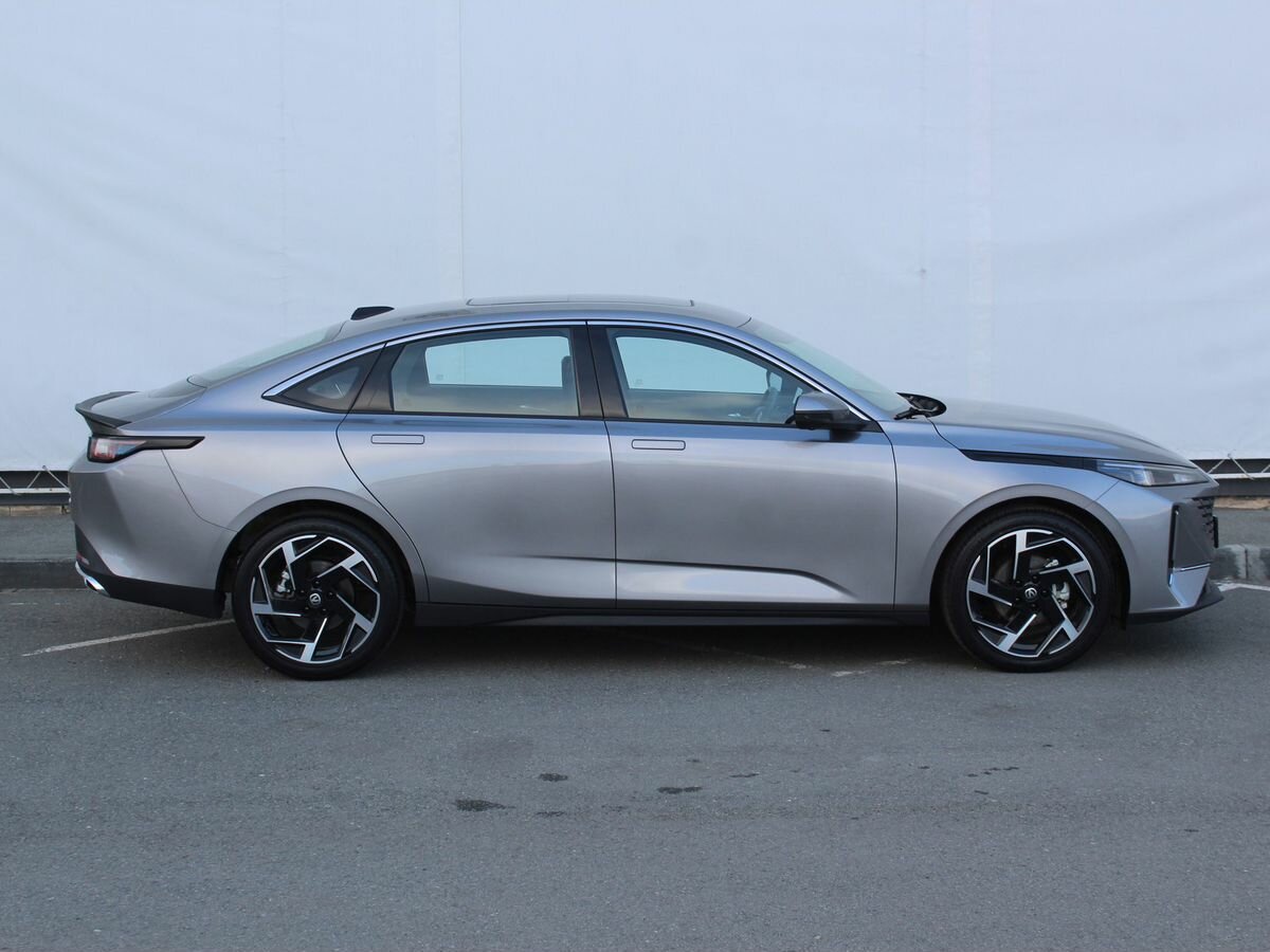 Changan Lamore 2023 года с пробегом. Фото: #3