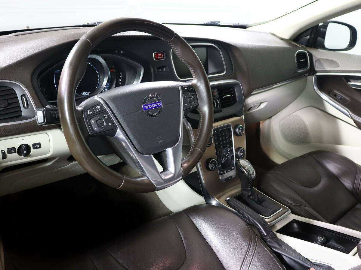 Volvo V40 Cross Country 2013 года с пробегом. Фото: #10