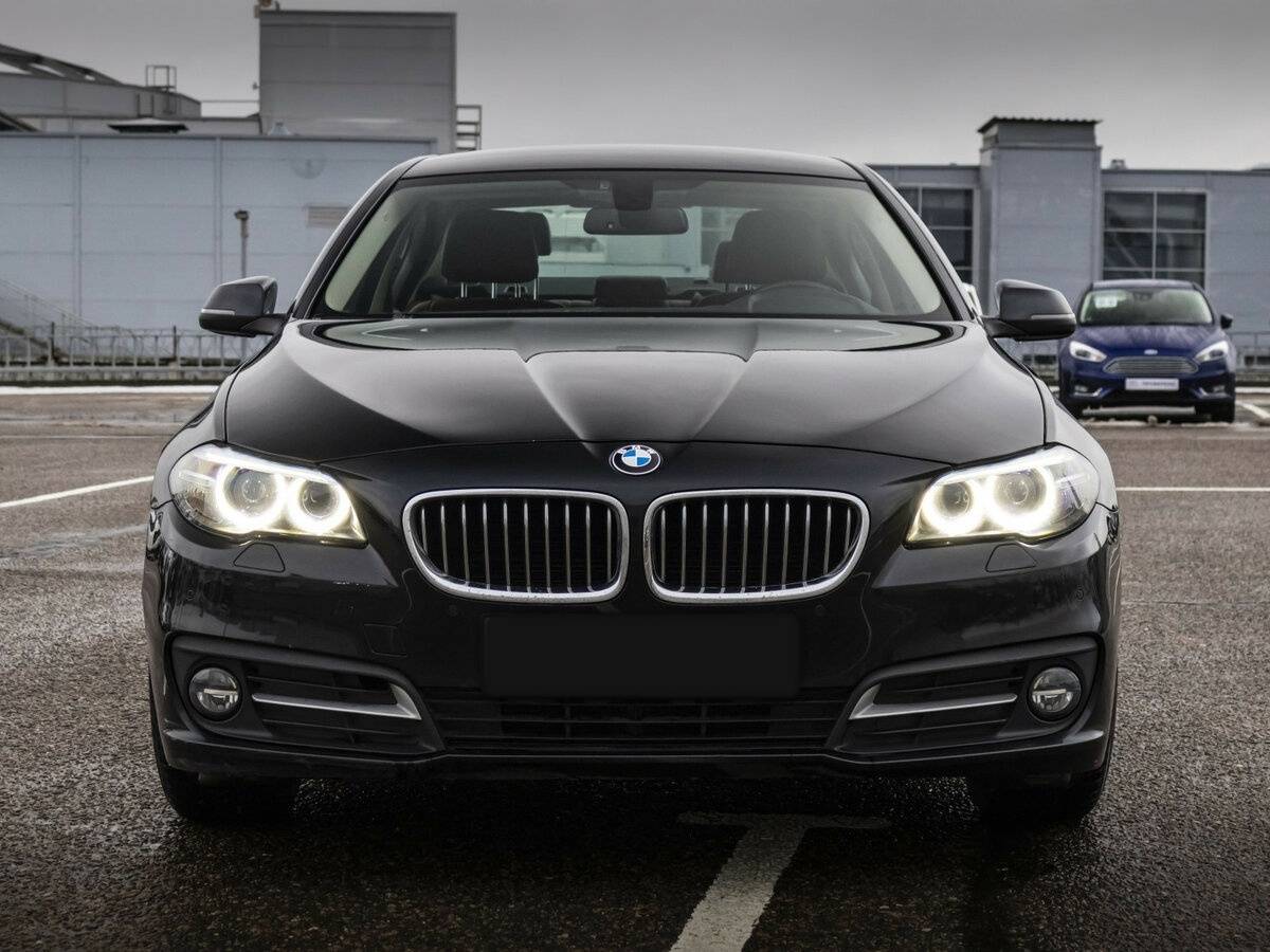 BMW 5 серии 2016 года с пробегом. Фото: #1