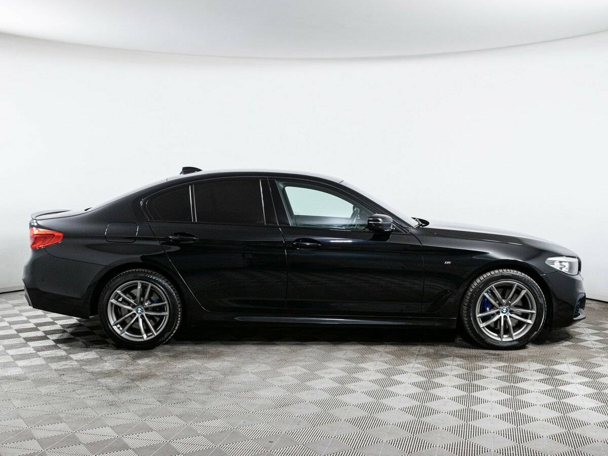 BMW 5 серии 2019 года с пробегом. Фото: #3