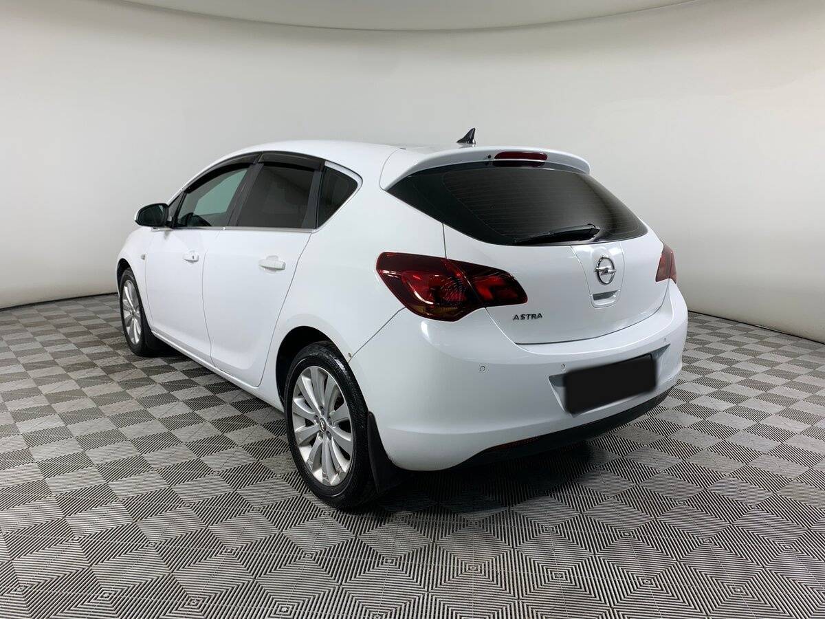 Opel Astra 2011 года с пробегом. Фото: #6