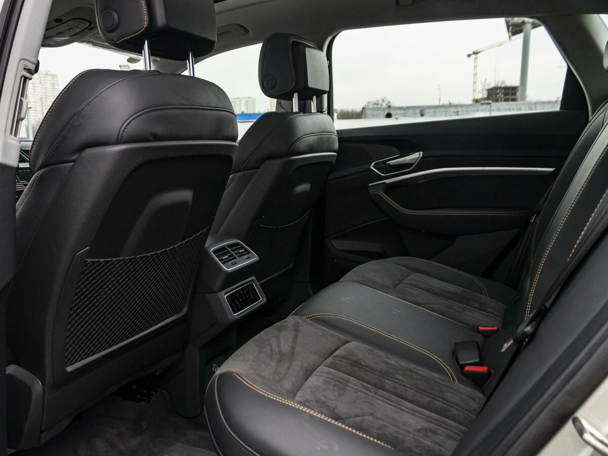 Audi e-tron 2023 года с пробегом. Фото: #14