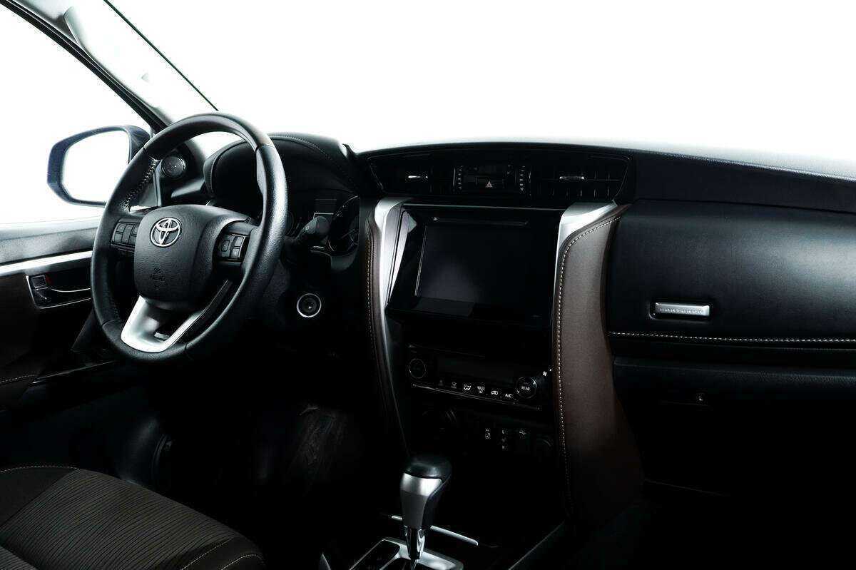 Toyota Fortuner 2018 года с пробегом. Фото: #8
