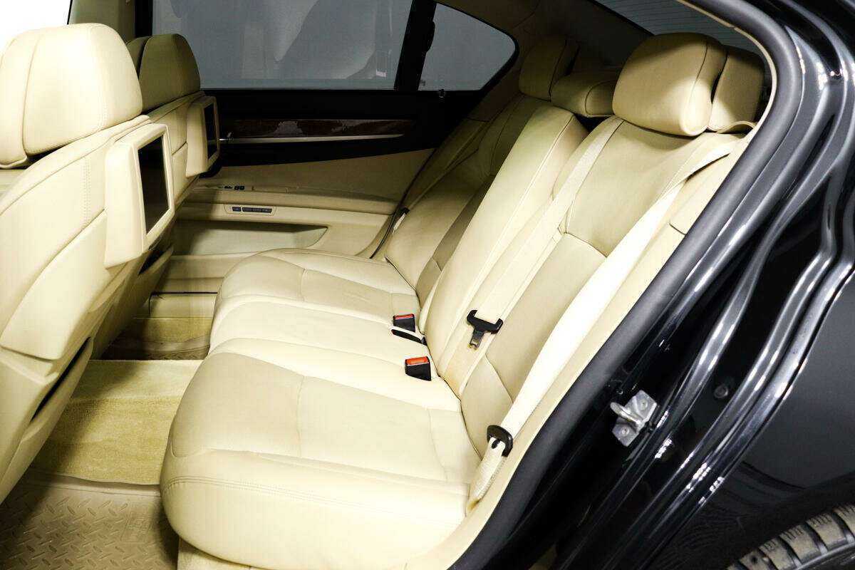 BMW 7 серии 2011 года с пробегом. Фото: #10
