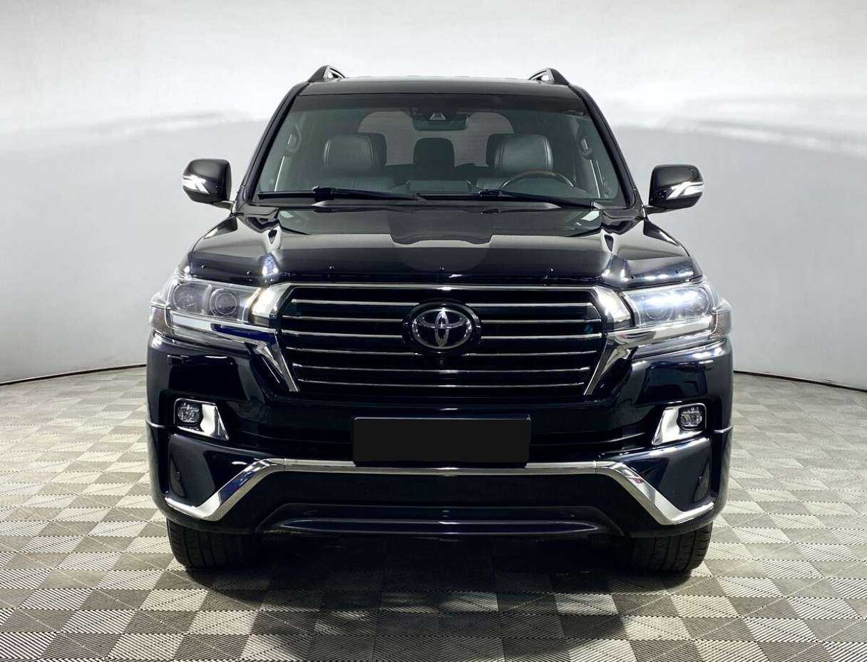 Toyota Land Cruiser 2017 года с пробегом. Фото: #1