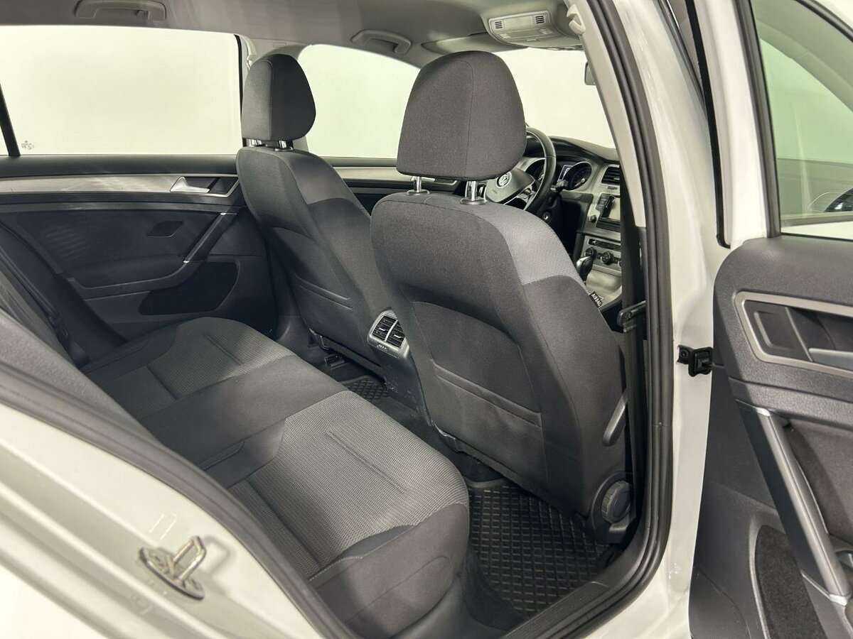 Volkswagen Golf 2015 года с пробегом. Фото: #15