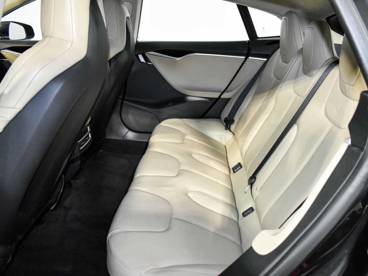 Tesla Model S 2015 года с пробегом. Фото: #10