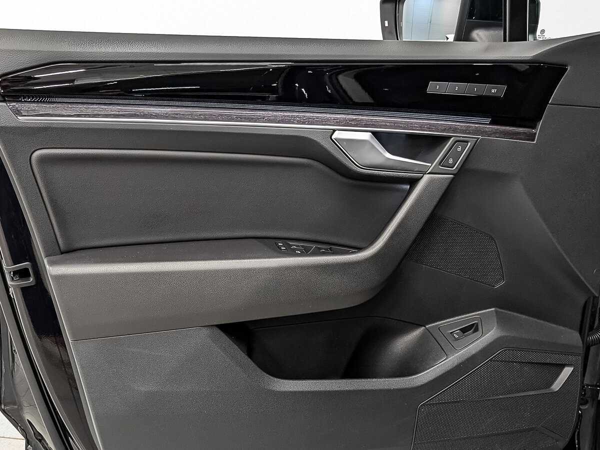 Volkswagen Touareg 2018 года с пробегом. Фото: #18