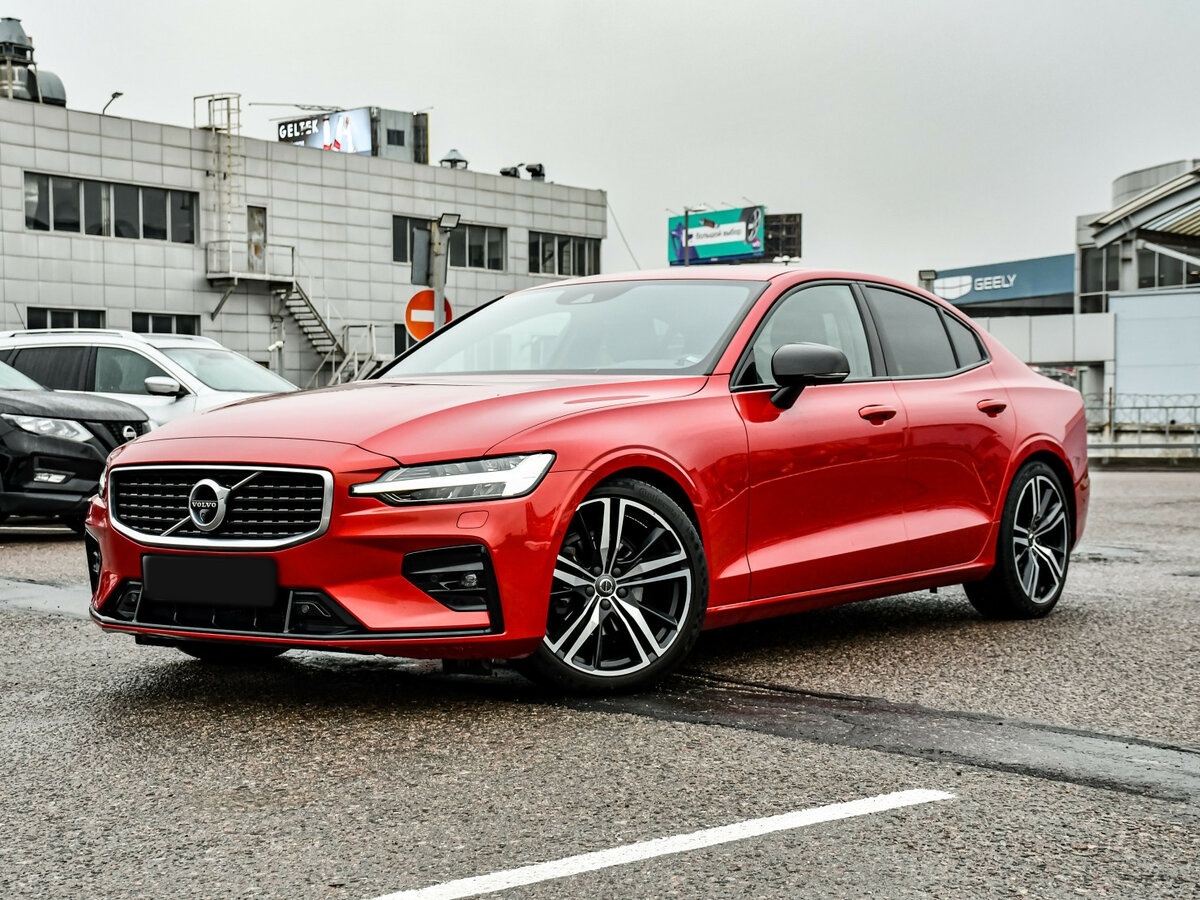 Volvo S60 2019 года с пробегом. Посмотреть фото