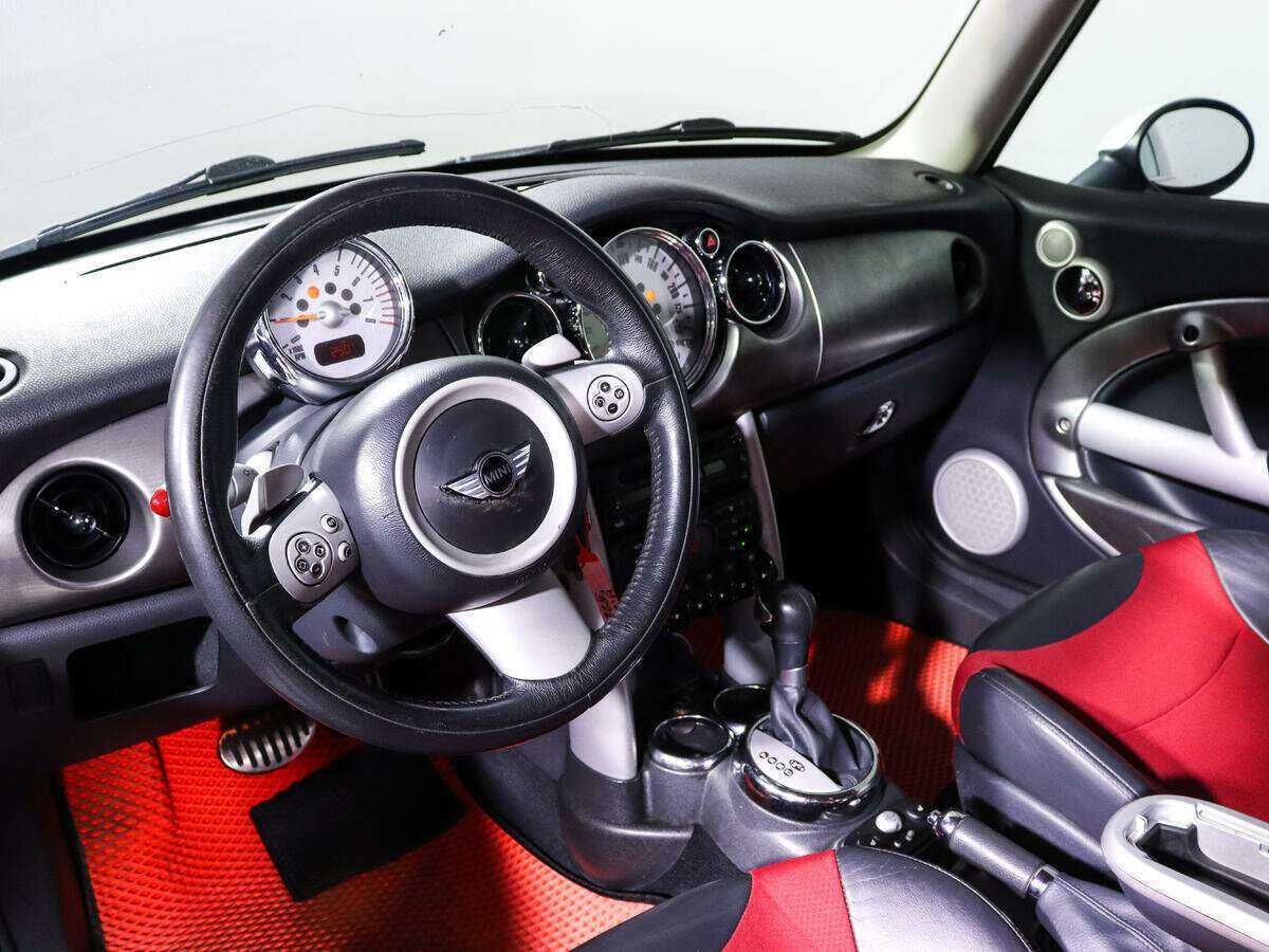 Mini Hatch 2006 года с пробегом. Фото: #4