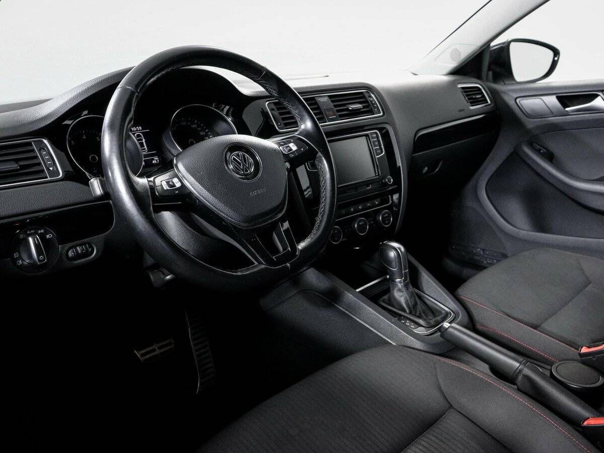 Volkswagen Jetta 2017 года с пробегом. Фото: #13