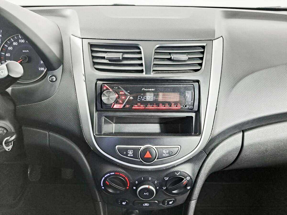 Hyundai Solaris 2011 года с пробегом. Фото: #12