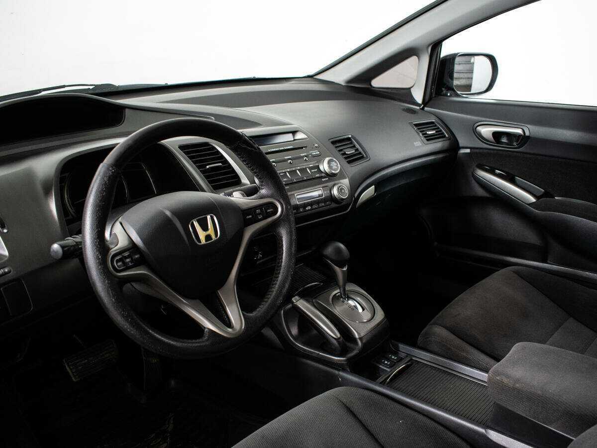 Honda Civic 2008 года с пробегом. Фото: #11