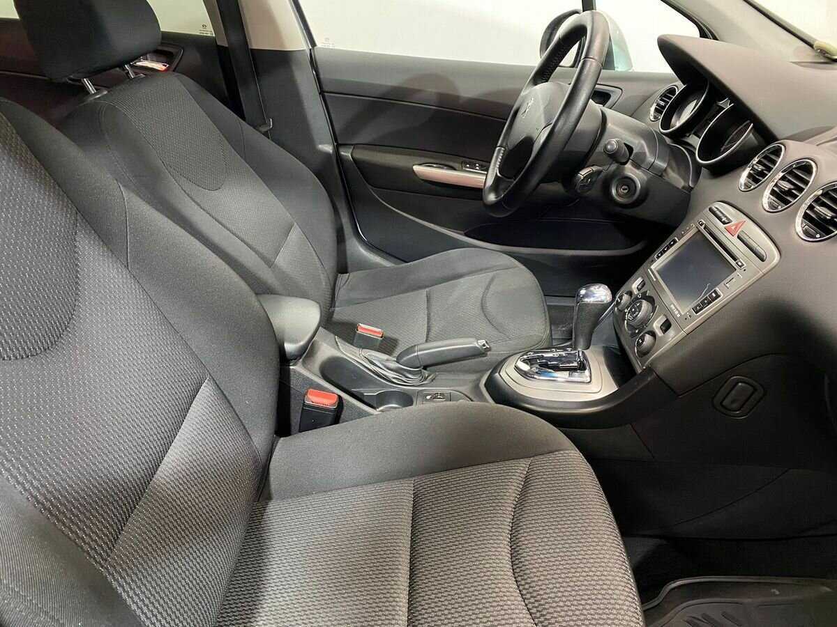 Peugeot 408 2012 года с пробегом. Фото: #8