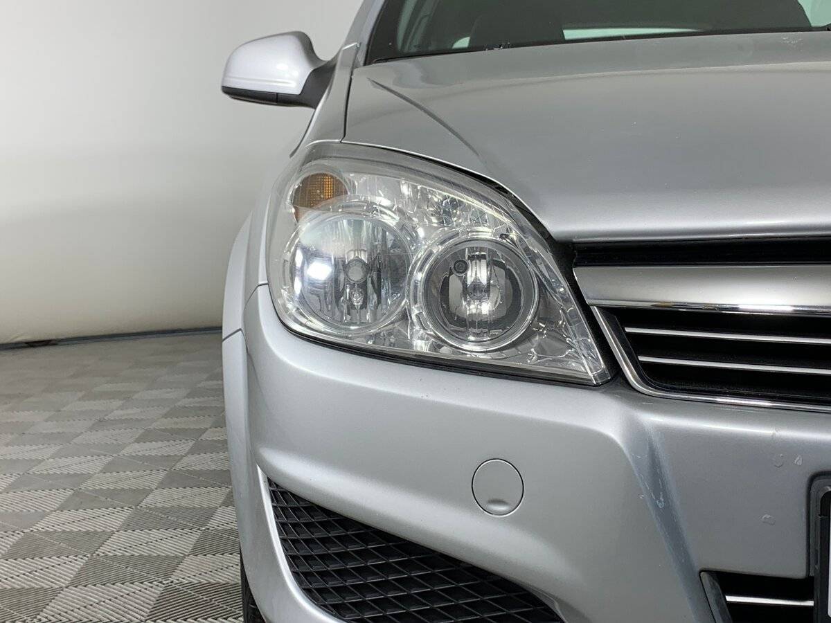 Opel Astra 2010 года с пробегом. Фото: #9
