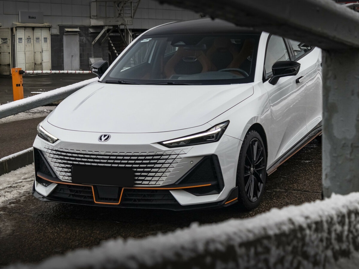 Changan UNI-V 2023 года с пробегом. Фото: #1