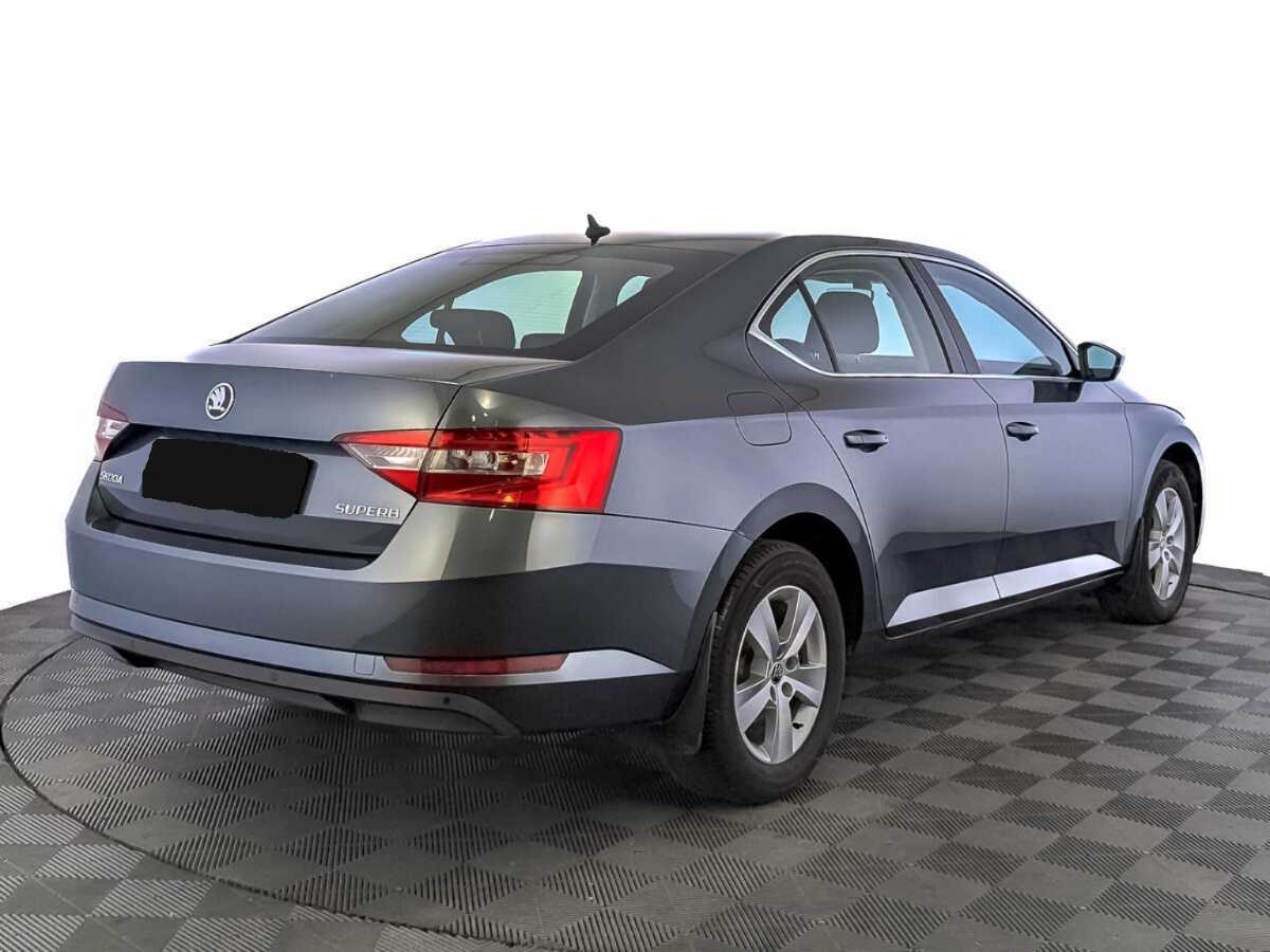 Skoda Superb 2019 года с пробегом. Фото: #4