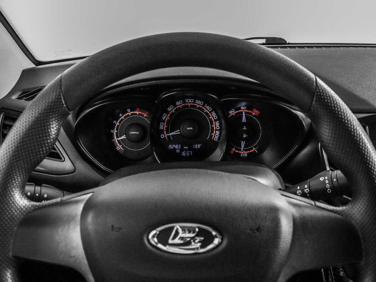 Lada (ВАЗ) Vesta 2017 года с пробегом. Фото: #14