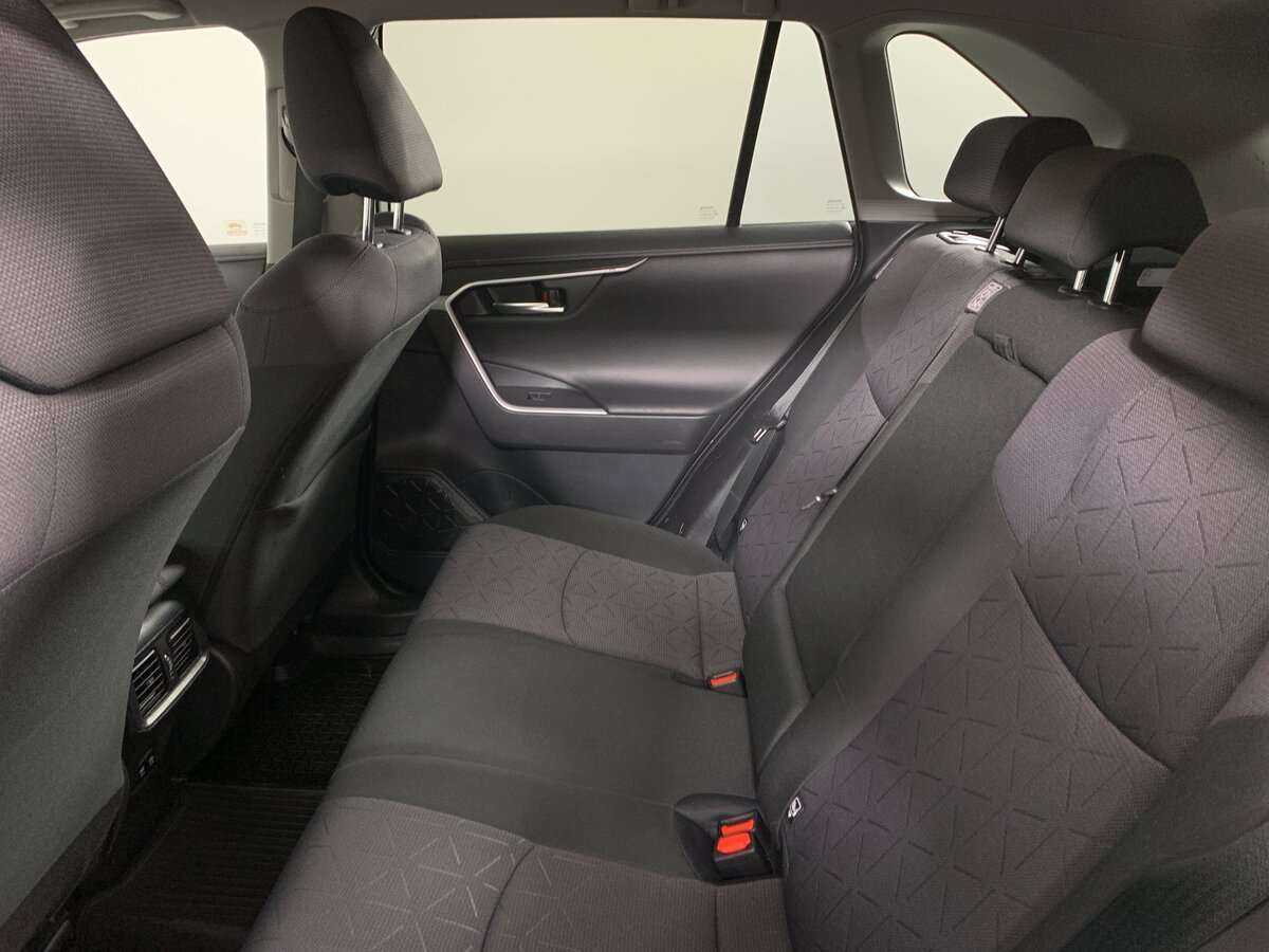 Toyota RAV4 2020 года с пробегом. Фото: #15