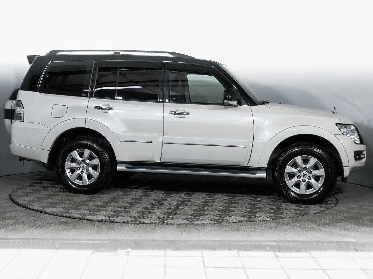 Mitsubishi Pajero 2021 года с пробегом. Фото: #3