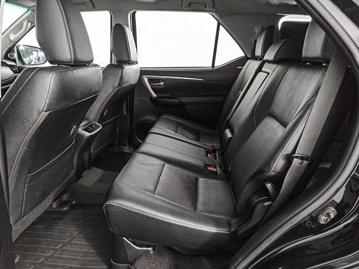 Toyota Fortuner 2020 года с пробегом. Фото: #7