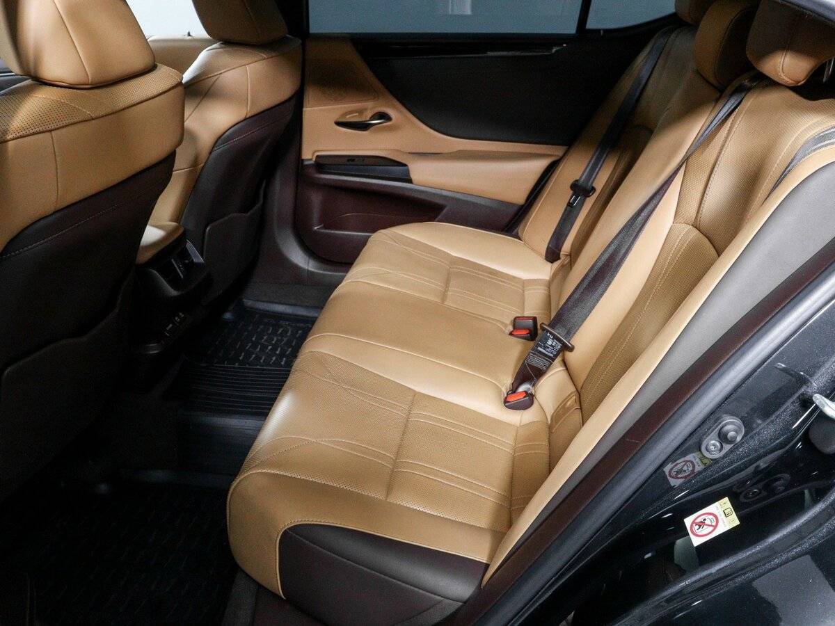 Lexus ES 2018 года с пробегом. Фото: #9