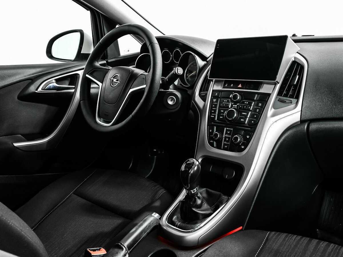 Opel Astra 2011 года с пробегом. Фото: #8