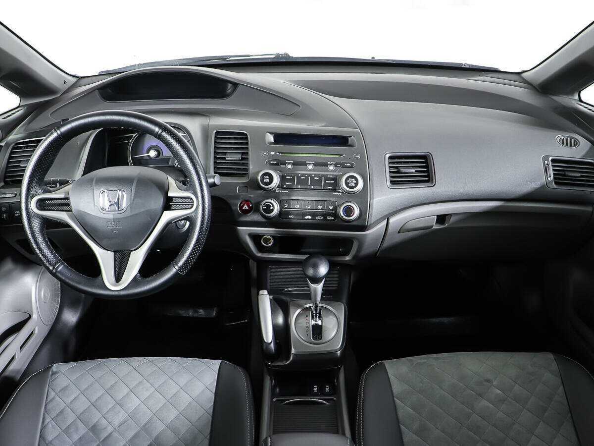 Honda Civic 2008 года с пробегом. Фото: #10