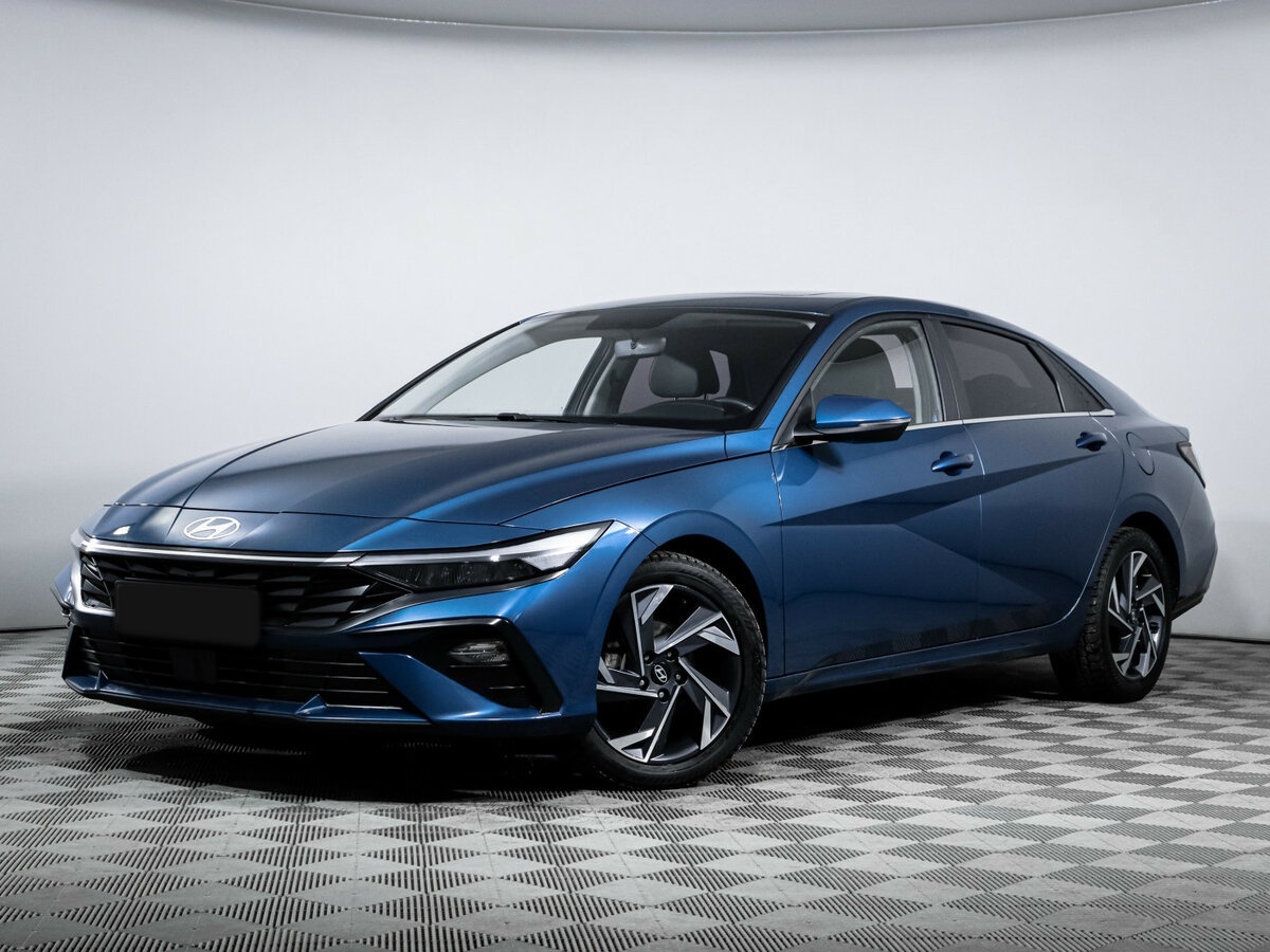 Hyundai Elantra 2023 года с пробегом. Посмотреть фото