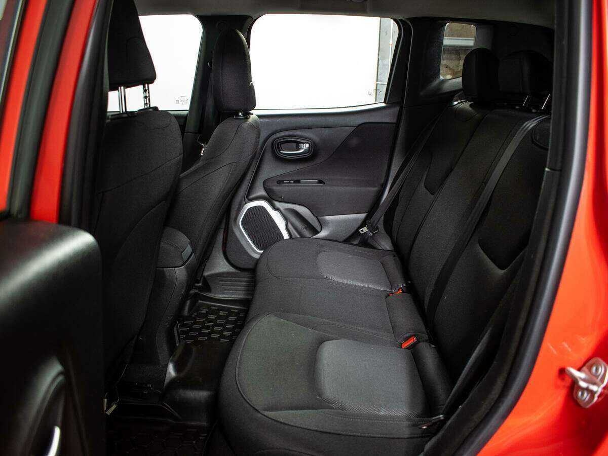Jeep Renegade 2017 года с пробегом. Фото: #6