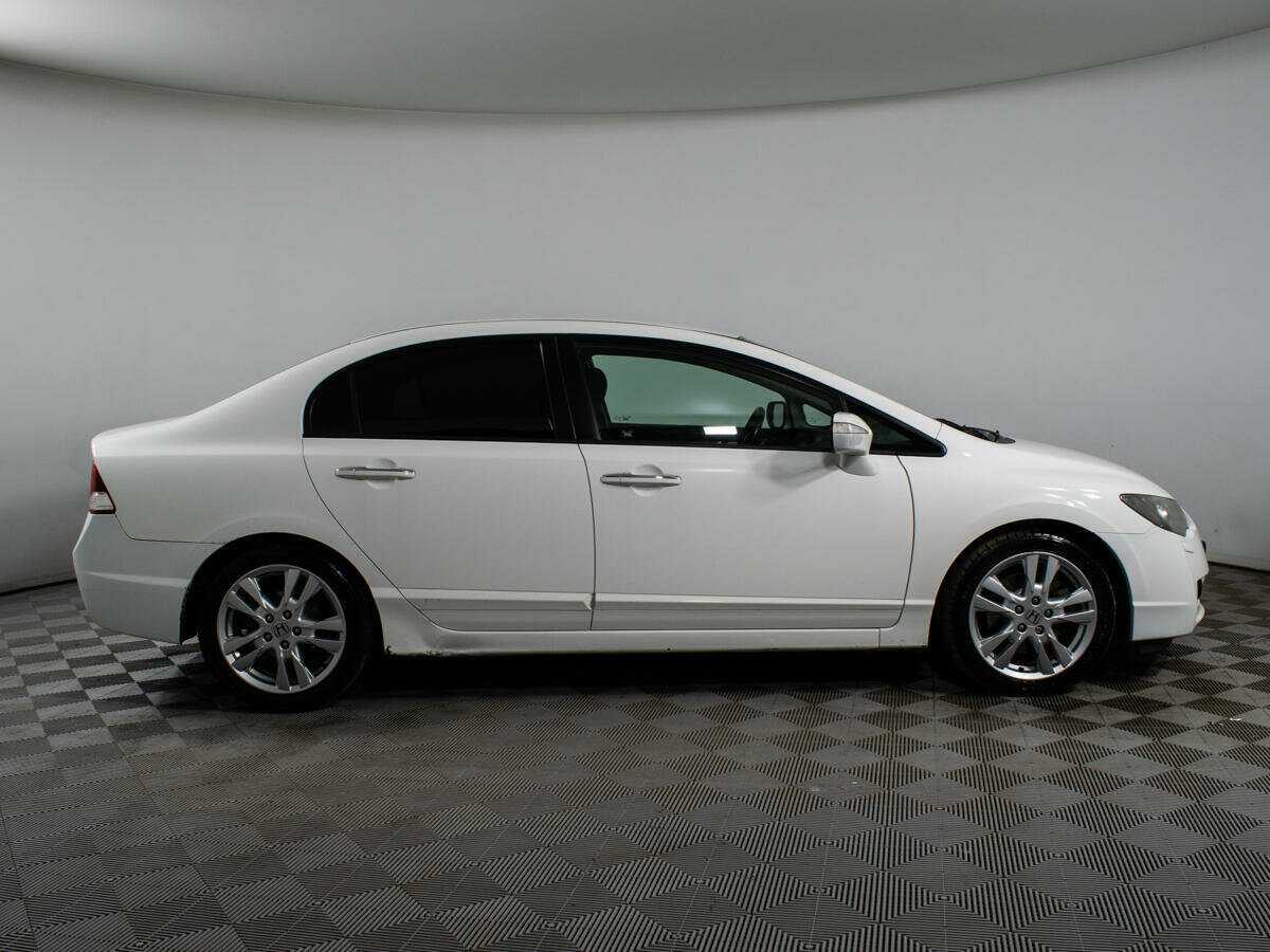 Honda Civic 2011 года с пробегом. Фото: #3