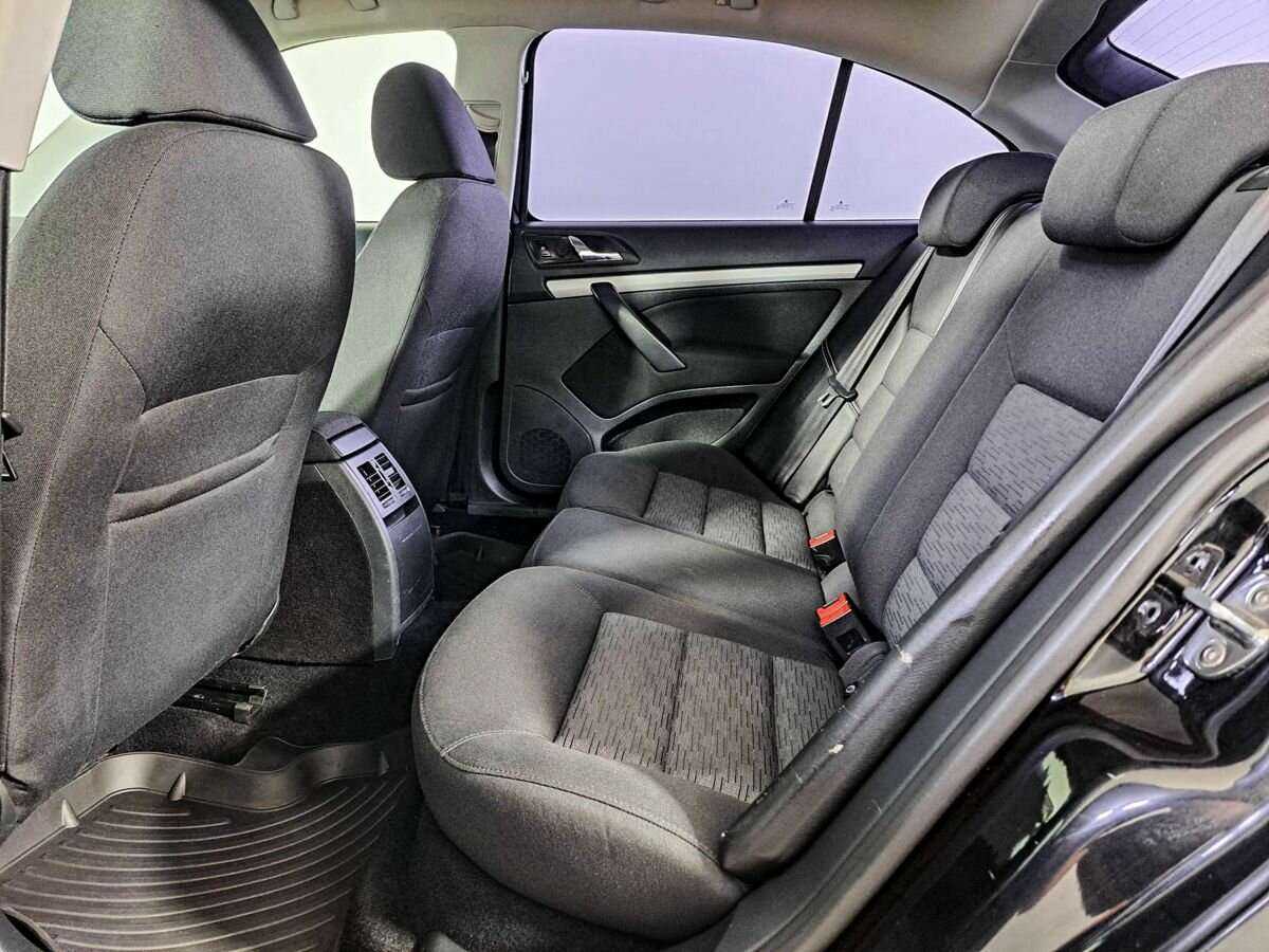 Skoda Octavia 2011 года с пробегом. Фото: #9