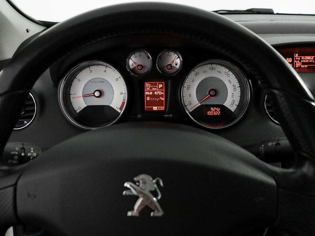 Peugeot 308 2012 года с пробегом. Фото: #18