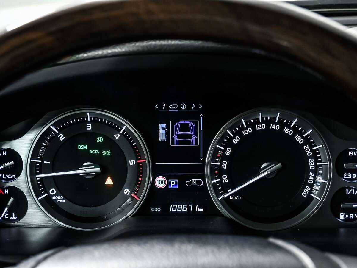 Toyota Land Cruiser 2016 года с пробегом. Фото: #9