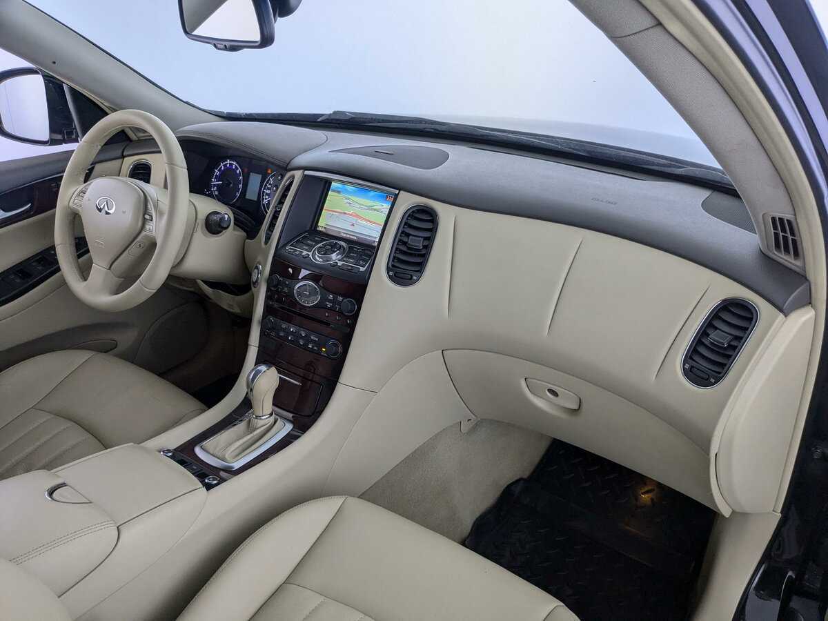 Infiniti QX50 2015 года с пробегом. Фото: #11