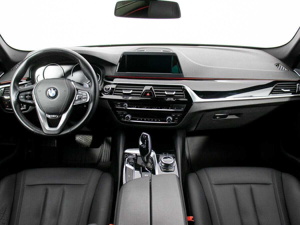 BMW 5 серии 2017 года с пробегом. Фото: #14