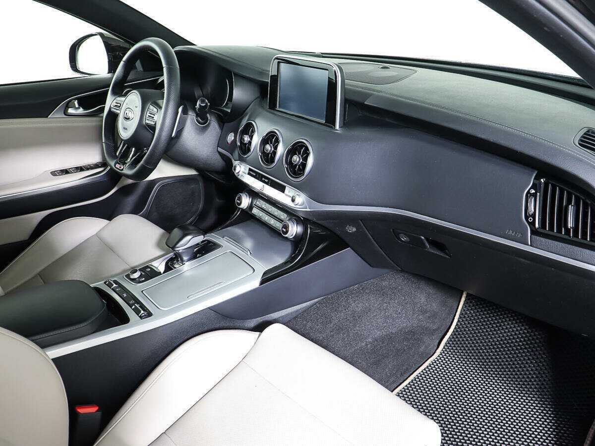 Kia Stinger 2018 года с пробегом. Фото: #8