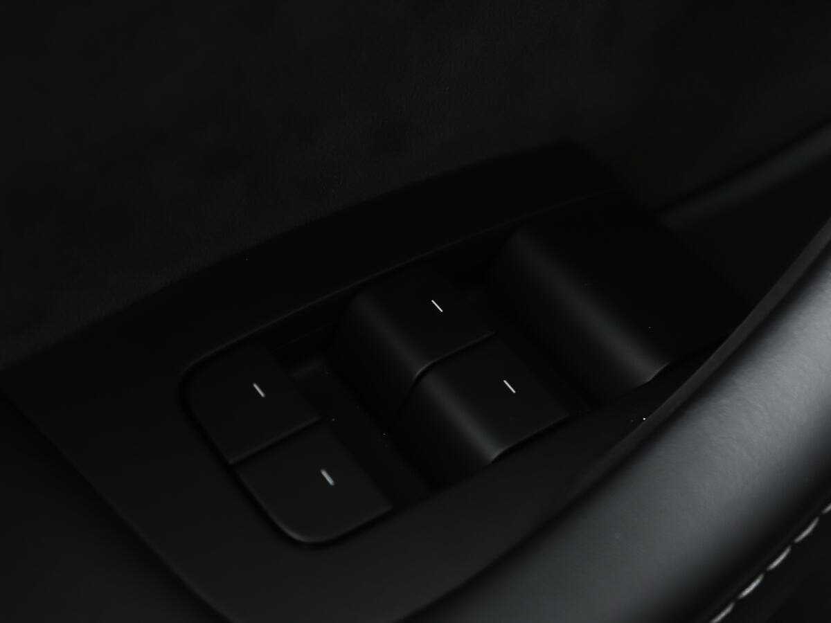 Tesla Model Y 2021 года с пробегом. Фото: #18