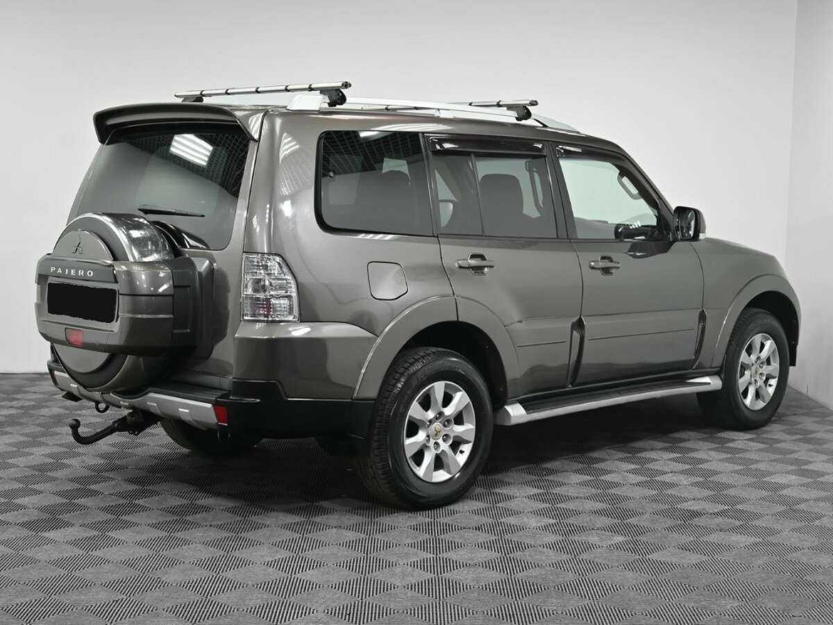 Mitsubishi Pajero 2010 года с пробегом. Фото: #1