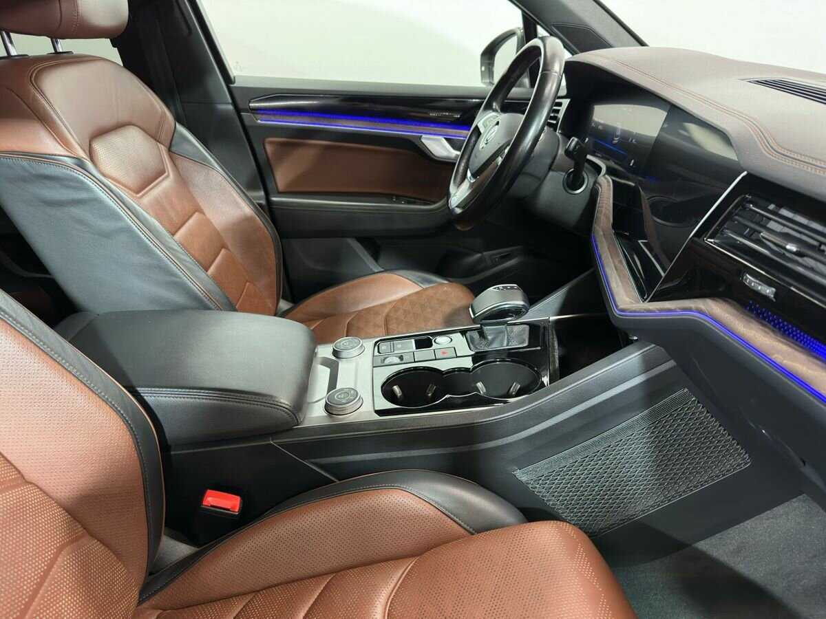 Volkswagen Touareg 2020 года с пробегом. Фото: #9