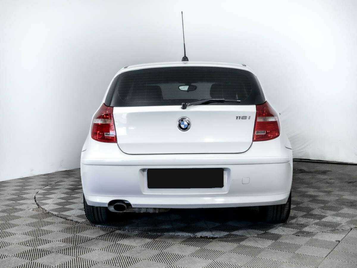 BMW 1 серии 2009 года с пробегом. Фото: #4