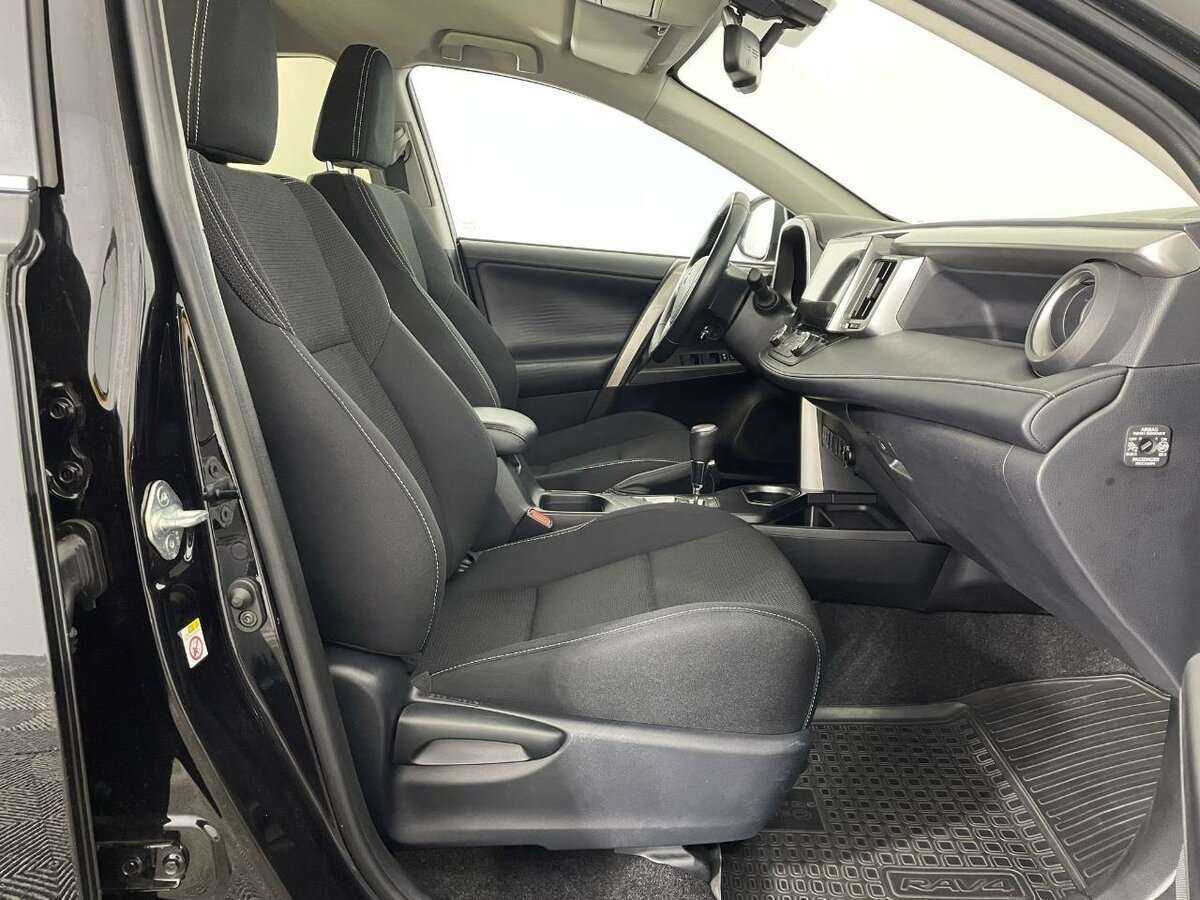 Toyota RAV4 2018 года с пробегом. Фото: #13