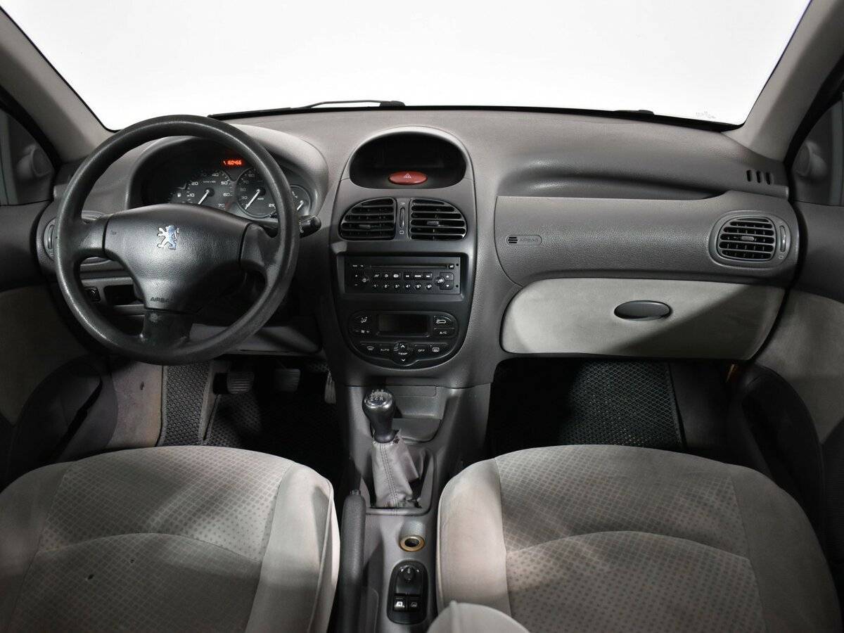 Peugeot 206 2003 года с пробегом. Фото: #10