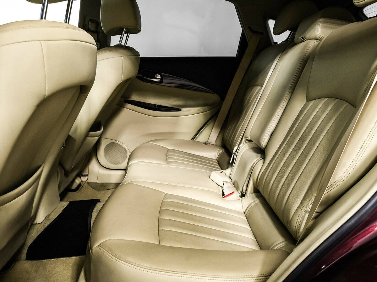 Infiniti QX50 2015 года с пробегом. Фото: #13