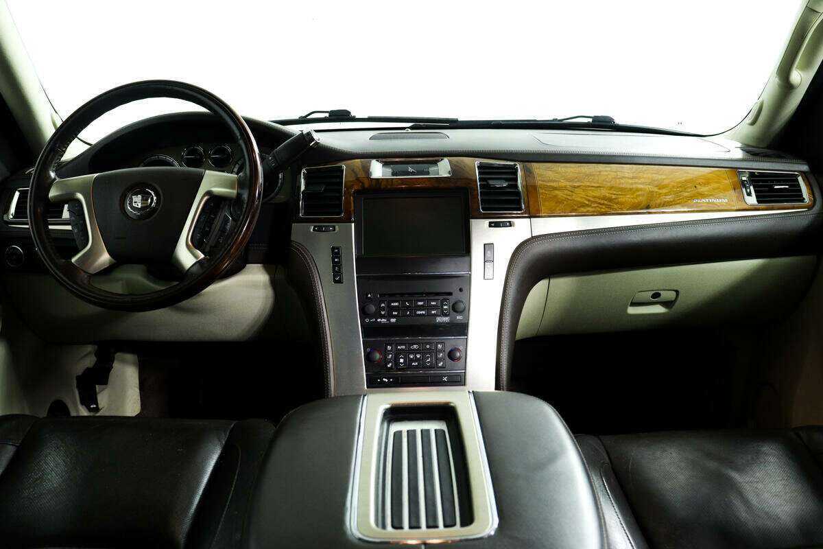 Cadillac Escalade 2012 года с пробегом. Фото: #9