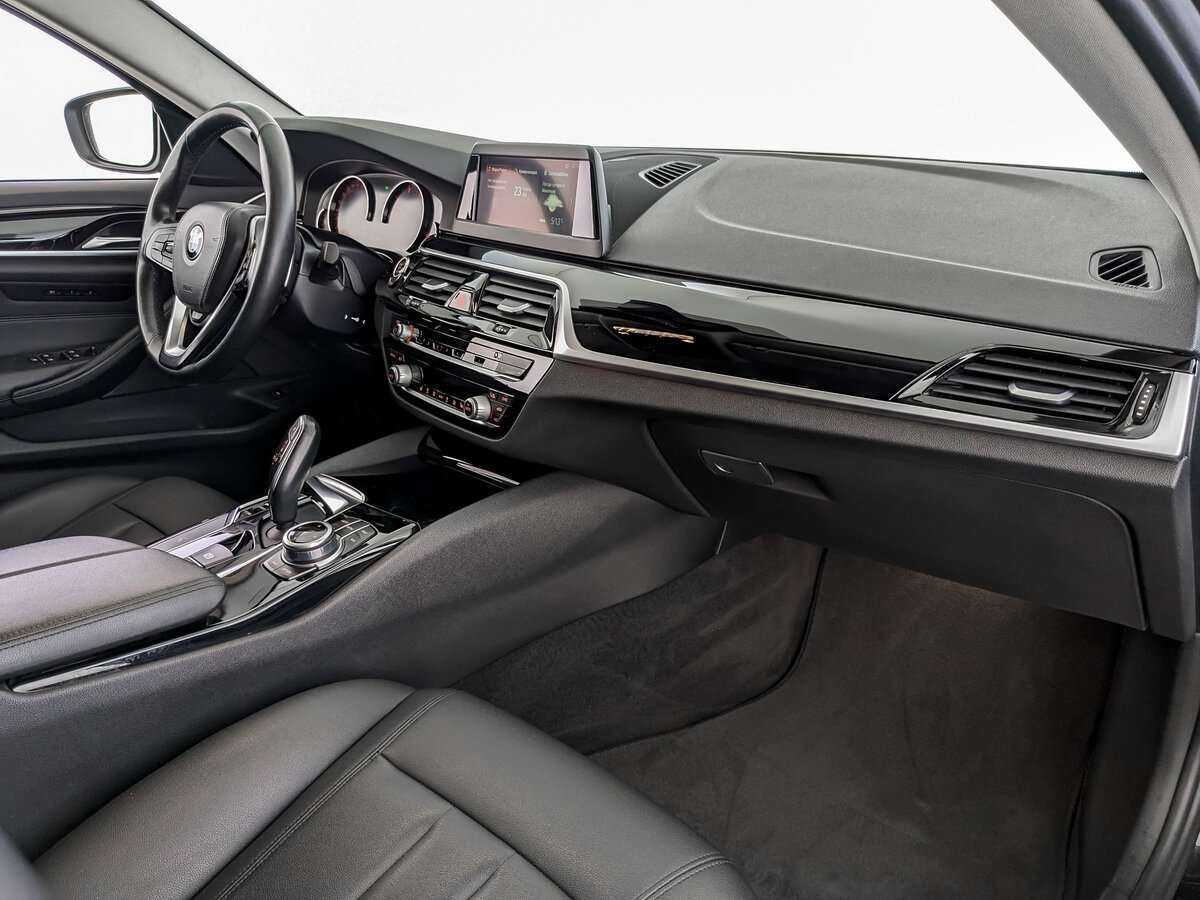BMW 5 серии 2018 года с пробегом. Фото: #6